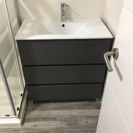 Modern 2-bedroom *